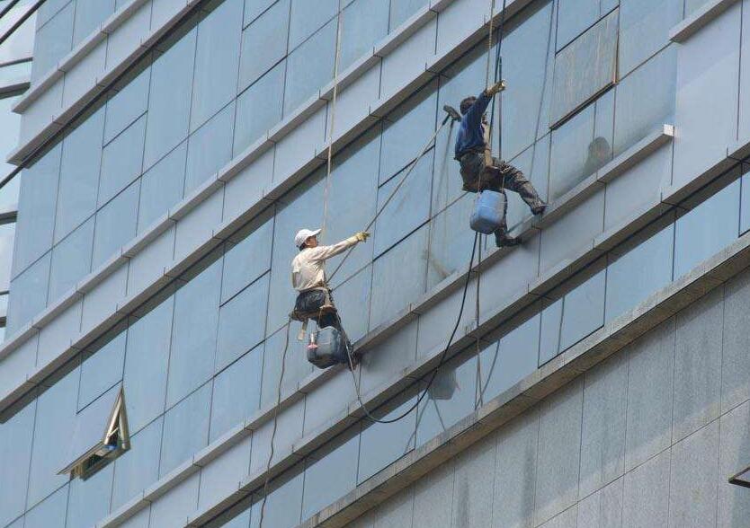 鄭州(zhōu)玻璃幕牆清(qīng)洗 鄭(zhèng)州玻璃幕牆清洗