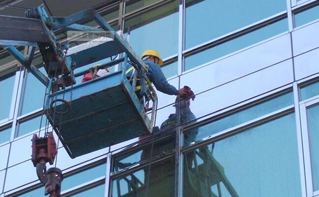 鄭州玻(bō)璃幕牆清洗 鄭州玻璃幕牆清洗