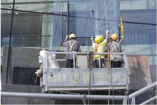 鄭州(zhōu)玻璃幕牆清洗 鄭州玻璃幕牆清洗