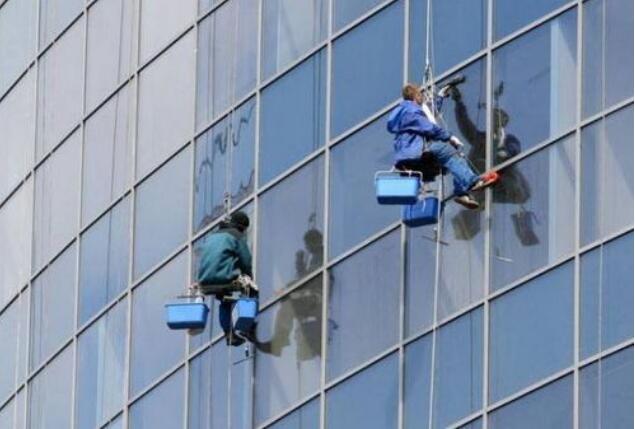 郑州玻璃幕(mù)墙清(qīng)洗 郑州玻璃幕墙清洗